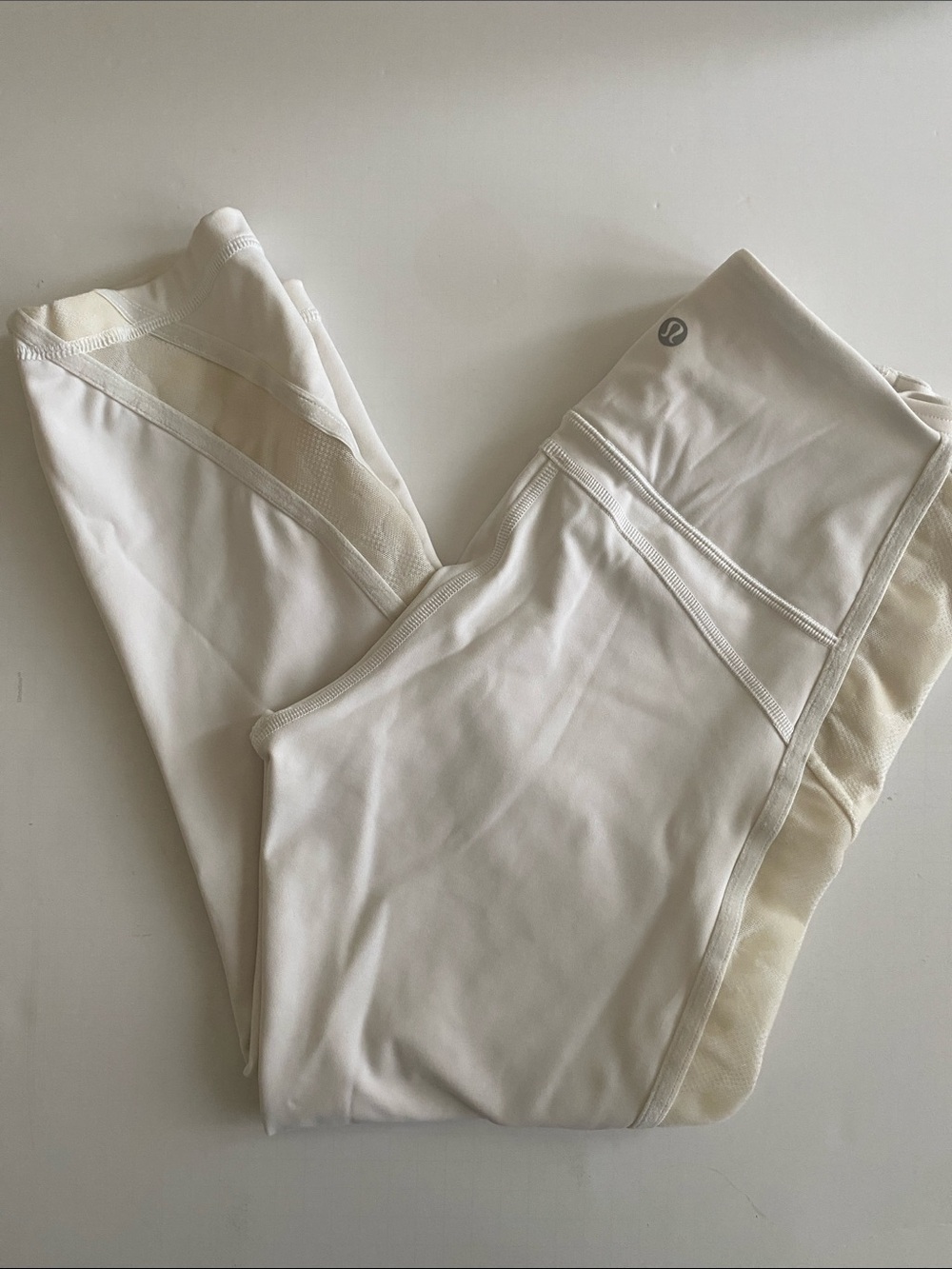 EUC Lululemon White/Ivory High-Rise Leggings with Floral Mesh size 8